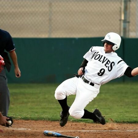 Miten baseballin säännöt eroavat eri liigoissa