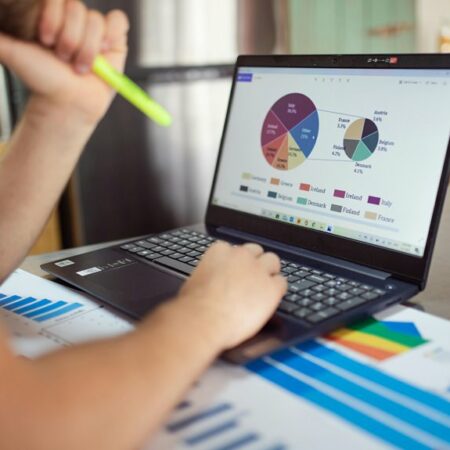 Kuinka puolustusmittarit arvioivat kenttäpelaamisen suoritusta