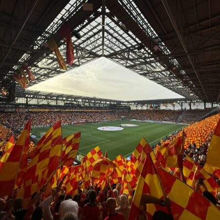 Kuinka stadionin tunnelma vaikuttaa peleihin